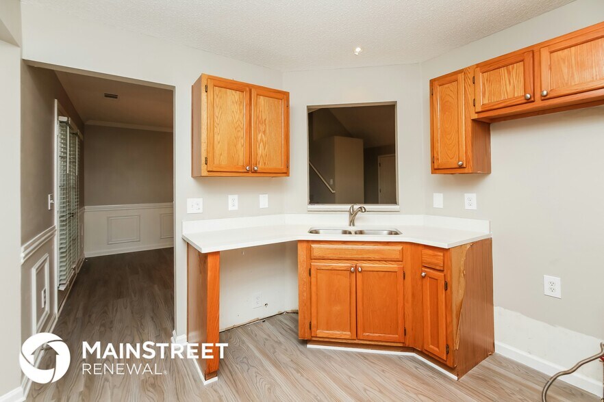 Building Photo - 5038 Hyacinth Ln