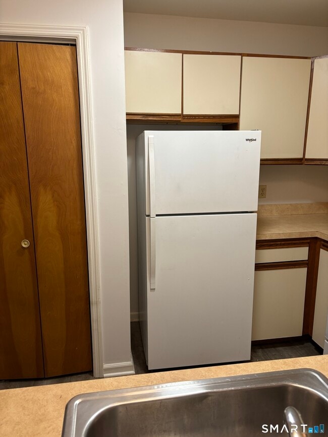 Building Photo - 31 Railroad St