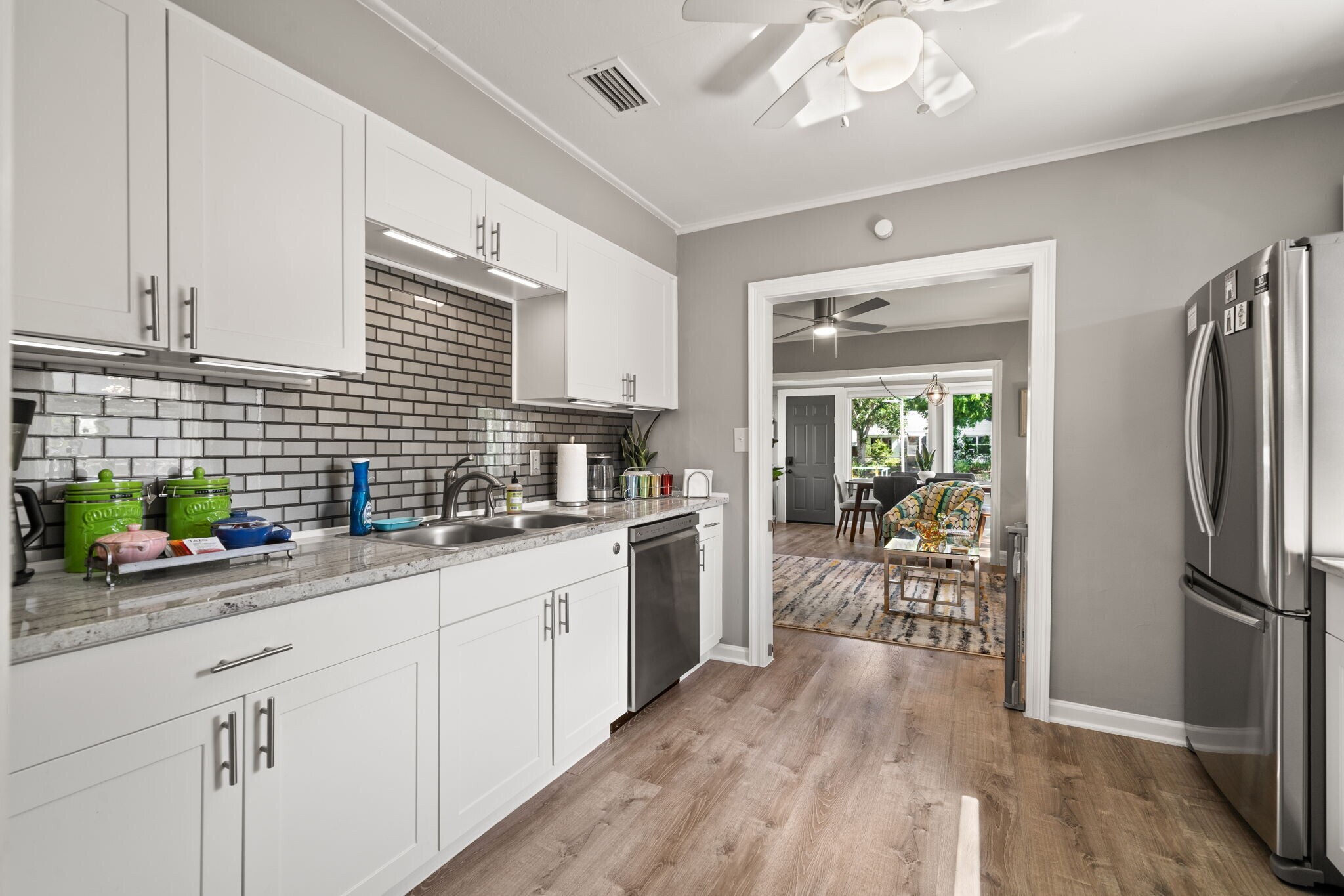 Building Photo - 3950 1st Ave N