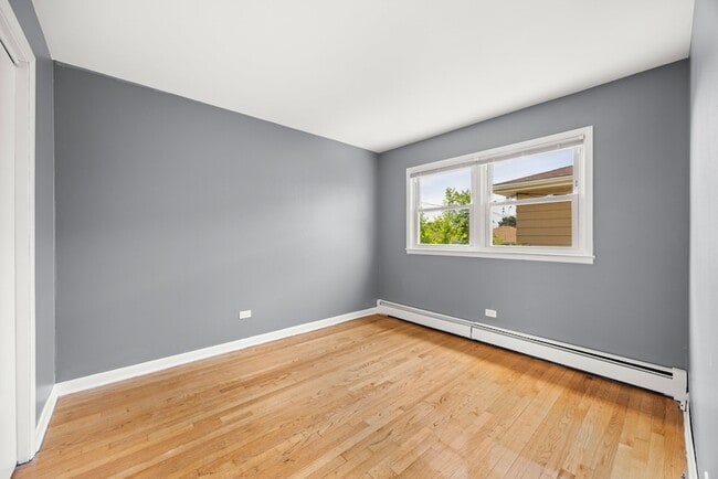 Building Photo - 4601 Vernon Ave