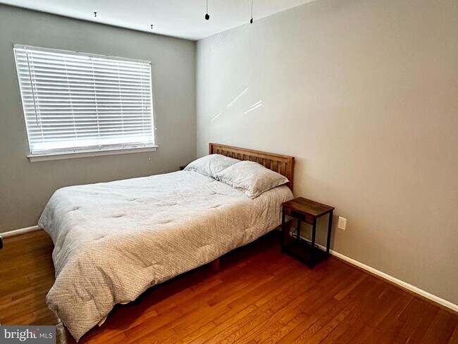 Building Photo - 1601 Linden Way