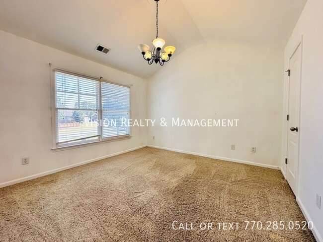 Building Photo - 19 Baywood Ln
