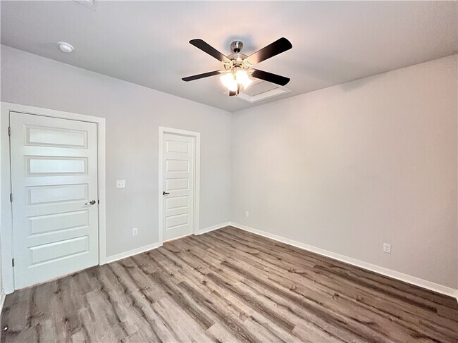Building Photo - 1452 Sligo St