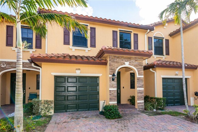 Building Photo - 3376 SE 1st St