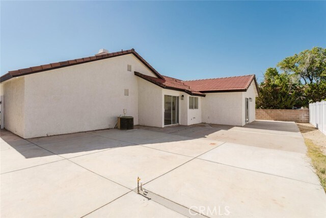 Building Photo - 203 Linda Ct