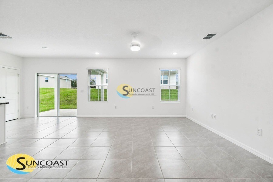 Building Photo - 8271 N Wakefield Dr