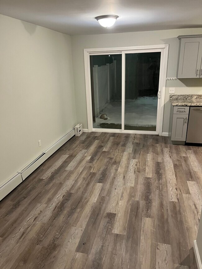 Building Photo - 55 Ridgeway Ave