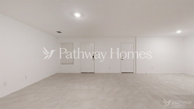 Building Photo - 1352 Plum Rd