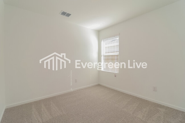 Building Photo - 200 Sycamore Pl