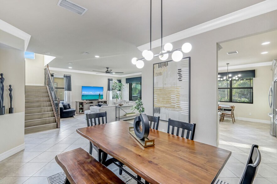 Building Photo - 11732 Meadowrun Cir