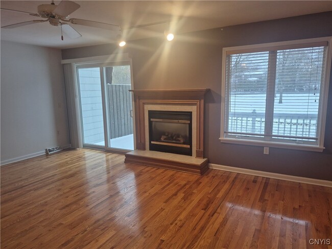 Building Photo - 100 Midlake Cir