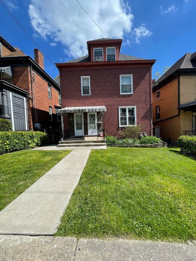 Primary Photo - 642 Forest Ave