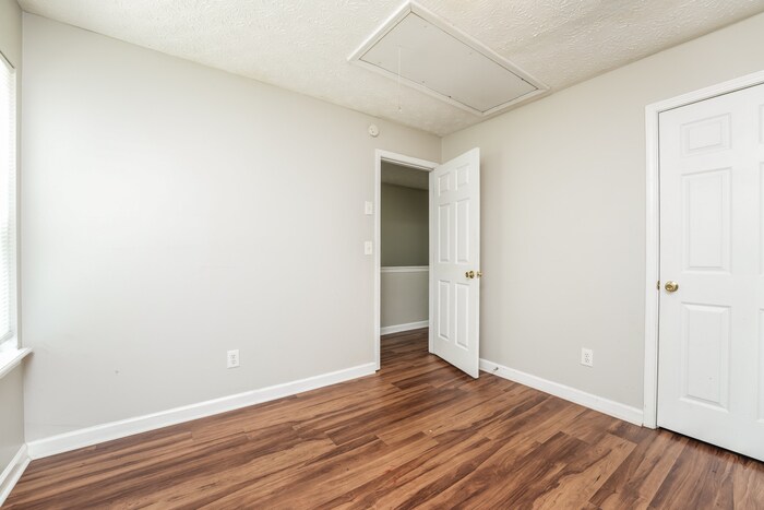 Building Photo - 818 Burton Ridge Dr