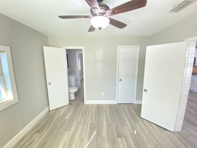 Building Photo - 241 E Church Ave