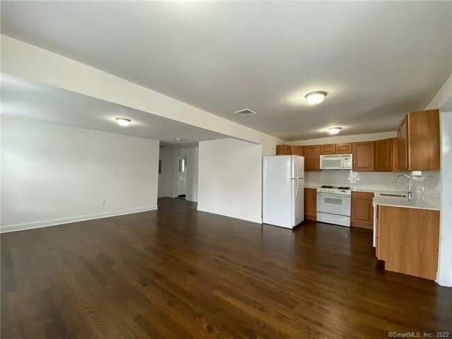 Building Photo - 29 Moulthrop St
