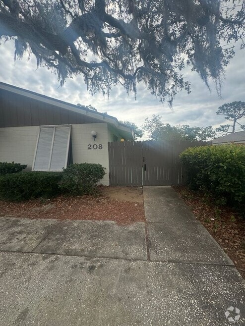 Building Photo - 208 S Rossiter St