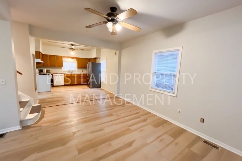 Building Photo - 1966 Burr St