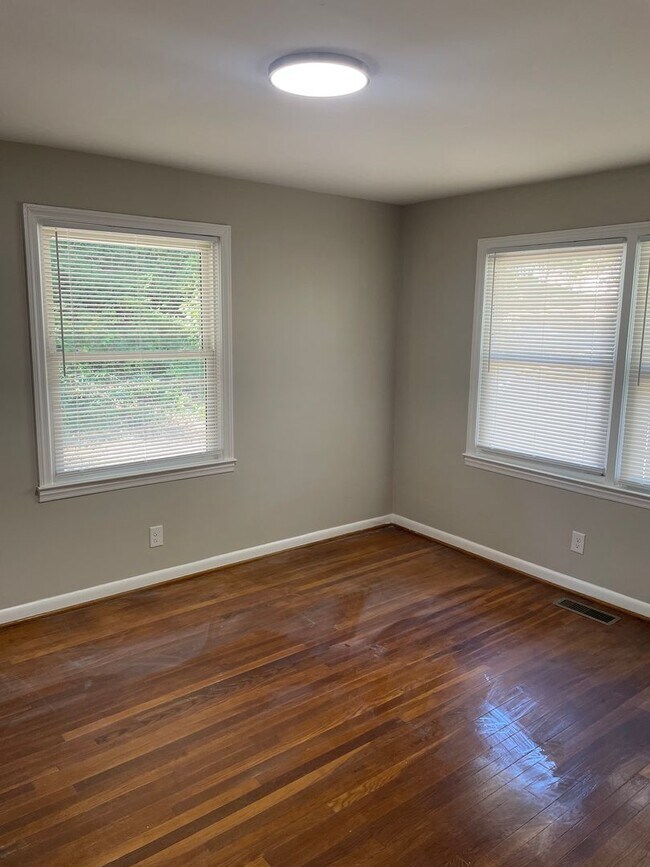 Building Photo - 10 W Twenty-Eighth St