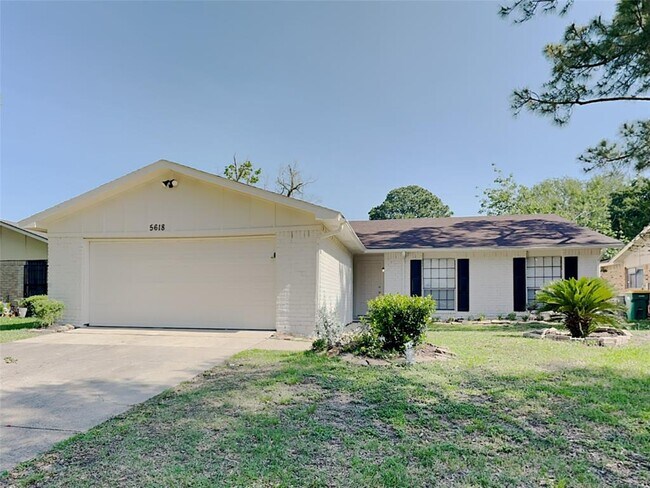 Primary Photo - 5618 Hickory Forest Dr
