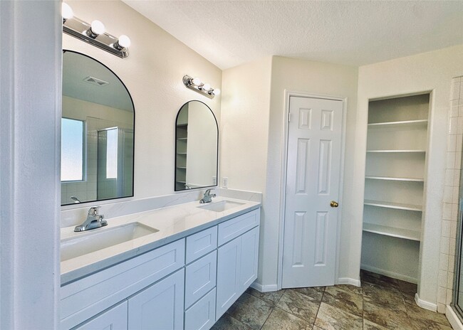 Building Photo - 5906 Llano Creek Dr