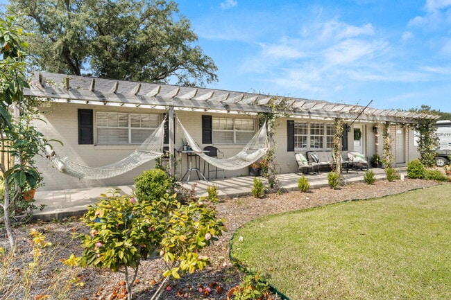 Primary Photo - 405 Navarre St