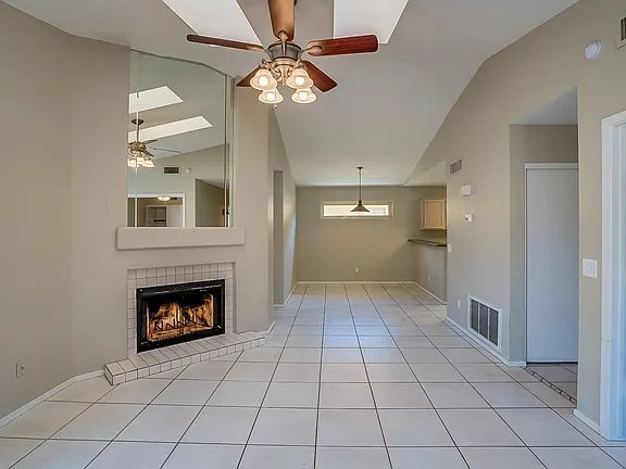 Building Photo - 4512 E Grove Ave