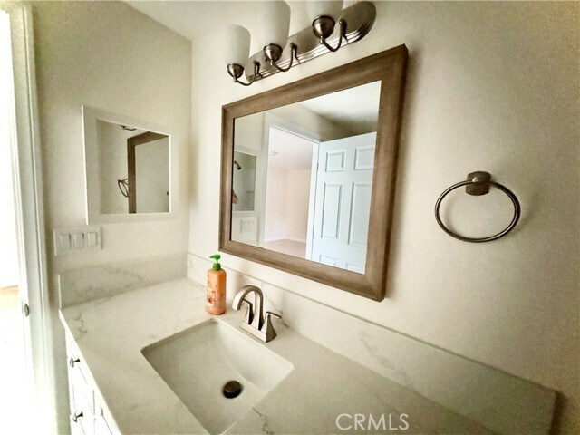 Building Photo - 857 W Edgehill Rd