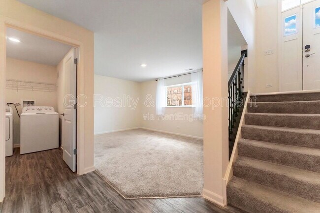 Building Photo - 596 Cimmaron Cir