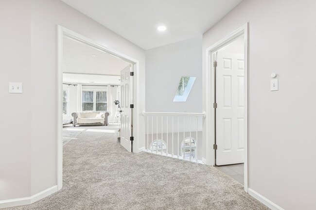 Building Photo - Move In Ready 4 Bedroom House in Yorktown!