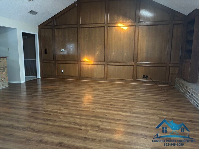 Building Photo - 3625 Briargrove Ln