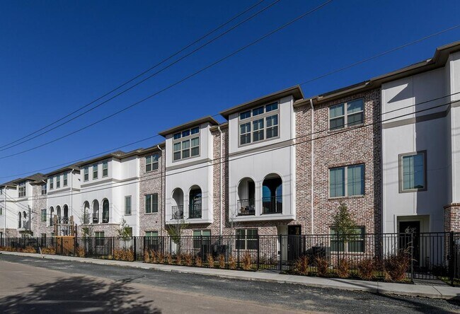 Building Photo - 5209 Allen St