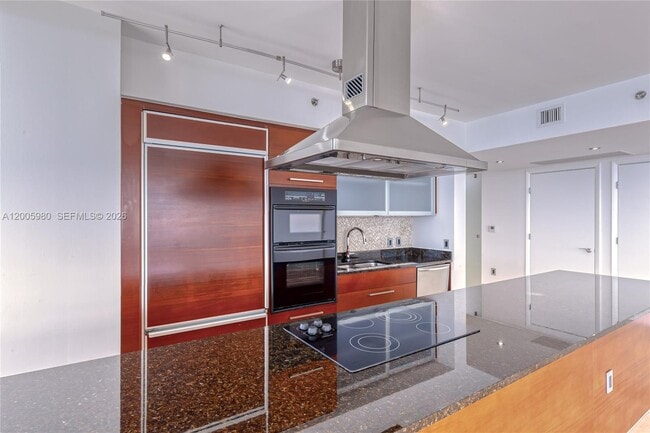 Building Photo - 1830 S Ocean Dr