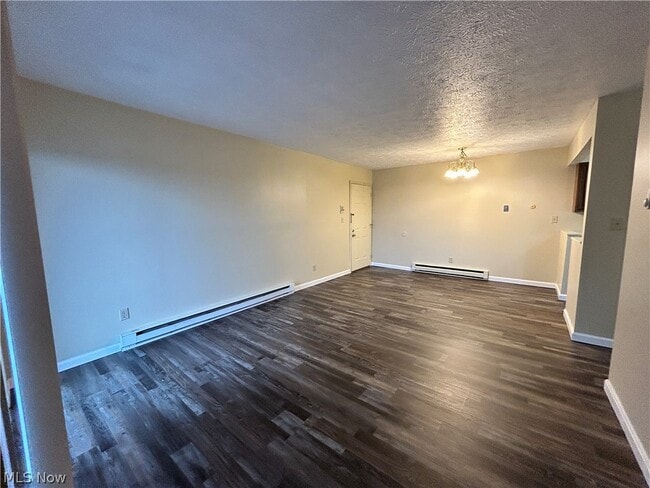 Building Photo - 200 Fernwood Rd