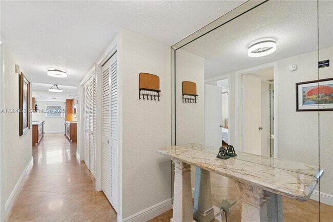 Building Photo - 1160 Hillsboro Mile