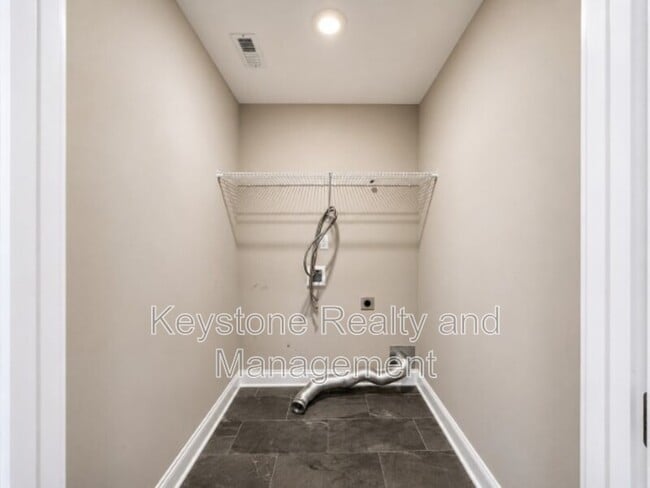 Building Photo - 108 Banagher Ct