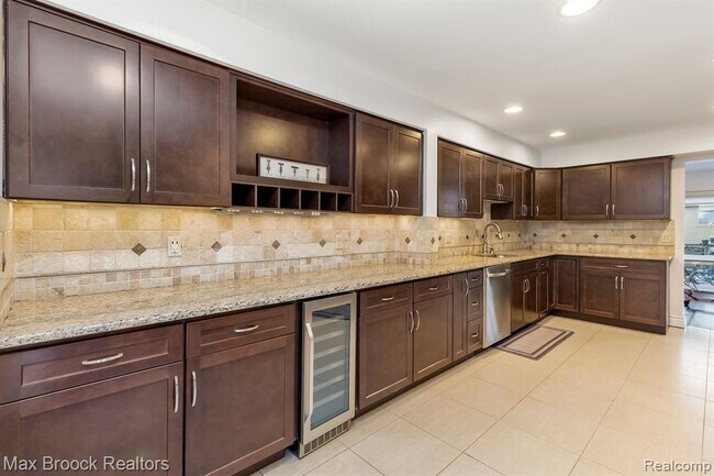 Building Photo - 6322 Aspen Ridge Blvd