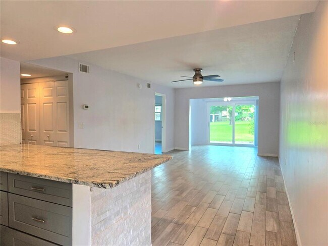 Building Photo - 12900 Vonn Rd