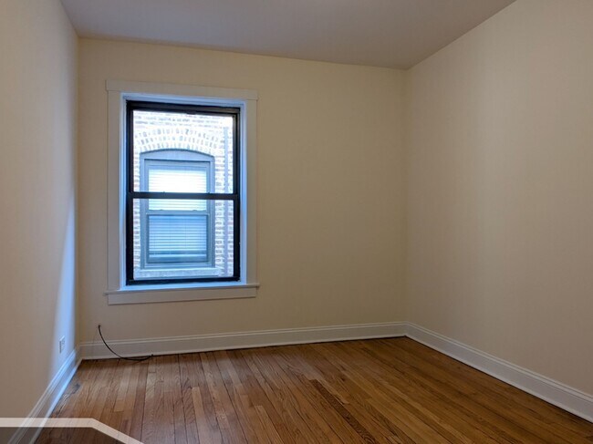 Building Photo - 2649 N Spaulding Ave