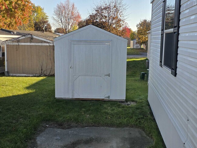 Building Photo - 3727 Birch St