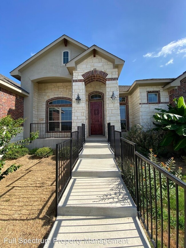 Building Photo - 5 br, 3.5 bath House - 120 Leann Way