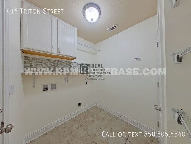 Building Photo - 416 Triton St