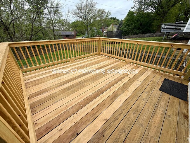 Building Photo - Charming Split-Level Home with Modern Upgr...