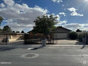 Building Photo - 386 McCune Rd