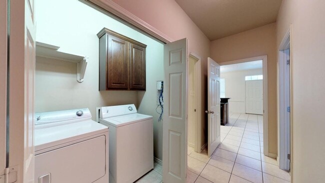 Building Photo - 145 Forest Dr Loop