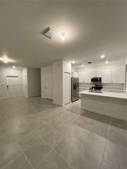 Building Photo - 29031 SW 162nd Ct