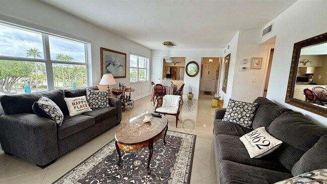 Primary Photo - 1630 N Ocean Blvd