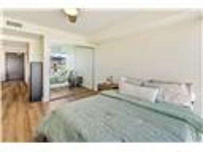 Building Photo - Symphony 1 bedroom