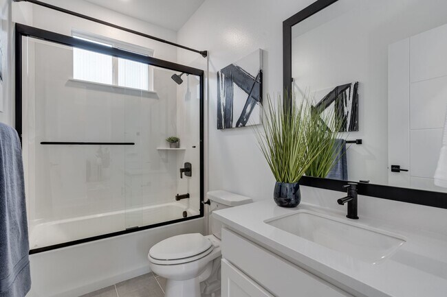 Building Photo - Bright and Beautiful 3 bedroom 2 full bathroom Home! Attached two car tandem garage with large en...
