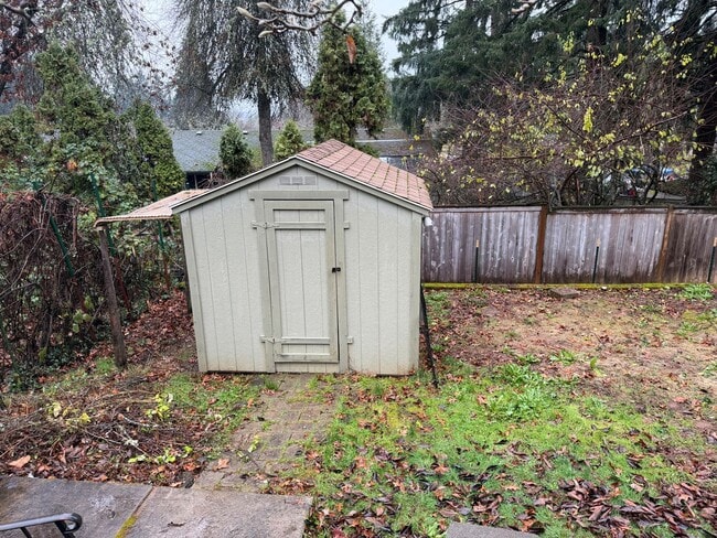 Building Photo - Beautiful 4 bedroom, 3 bathroom home in Eugene!