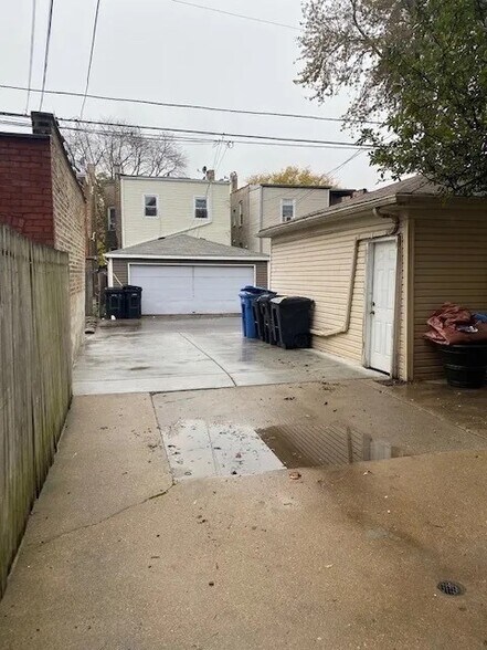 Building Photo - 4928 N Saint Louis Ave